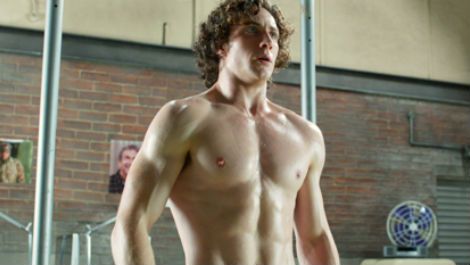 Watch Aaron Taylor-Johnson star in new Kick-Ass 2 trailer online now