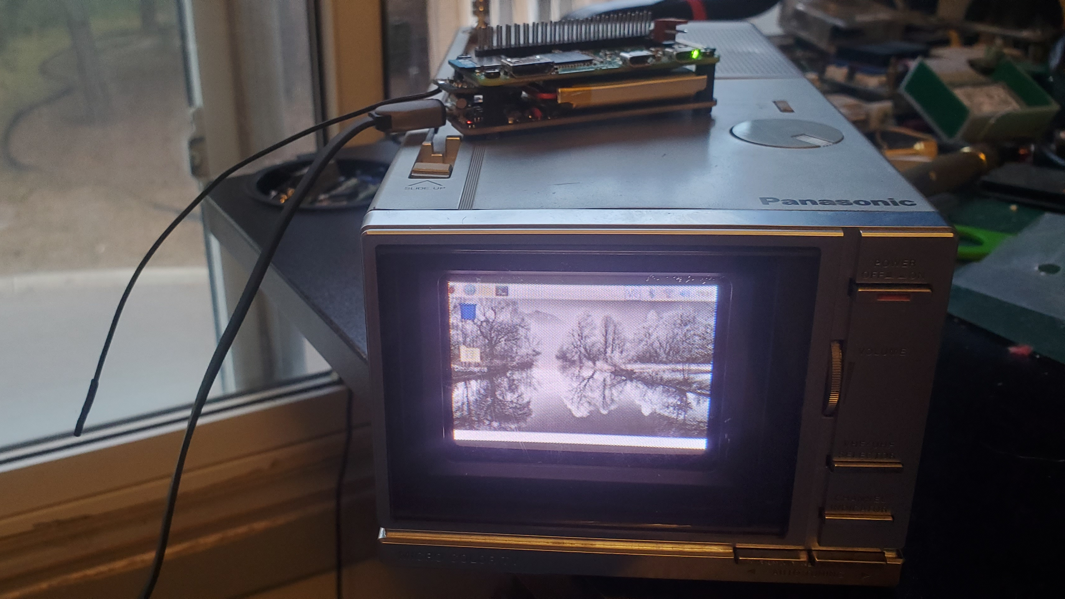 Raspberry Pi Broadcasts UHF Channels to CRT TVs
