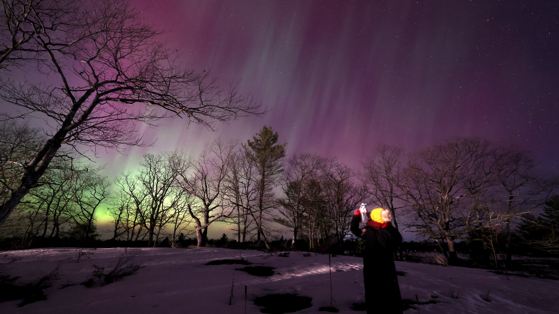  Skywatchers enjoy a night of surprise auroras as strongest solar storm in years hits Earth (photos) 