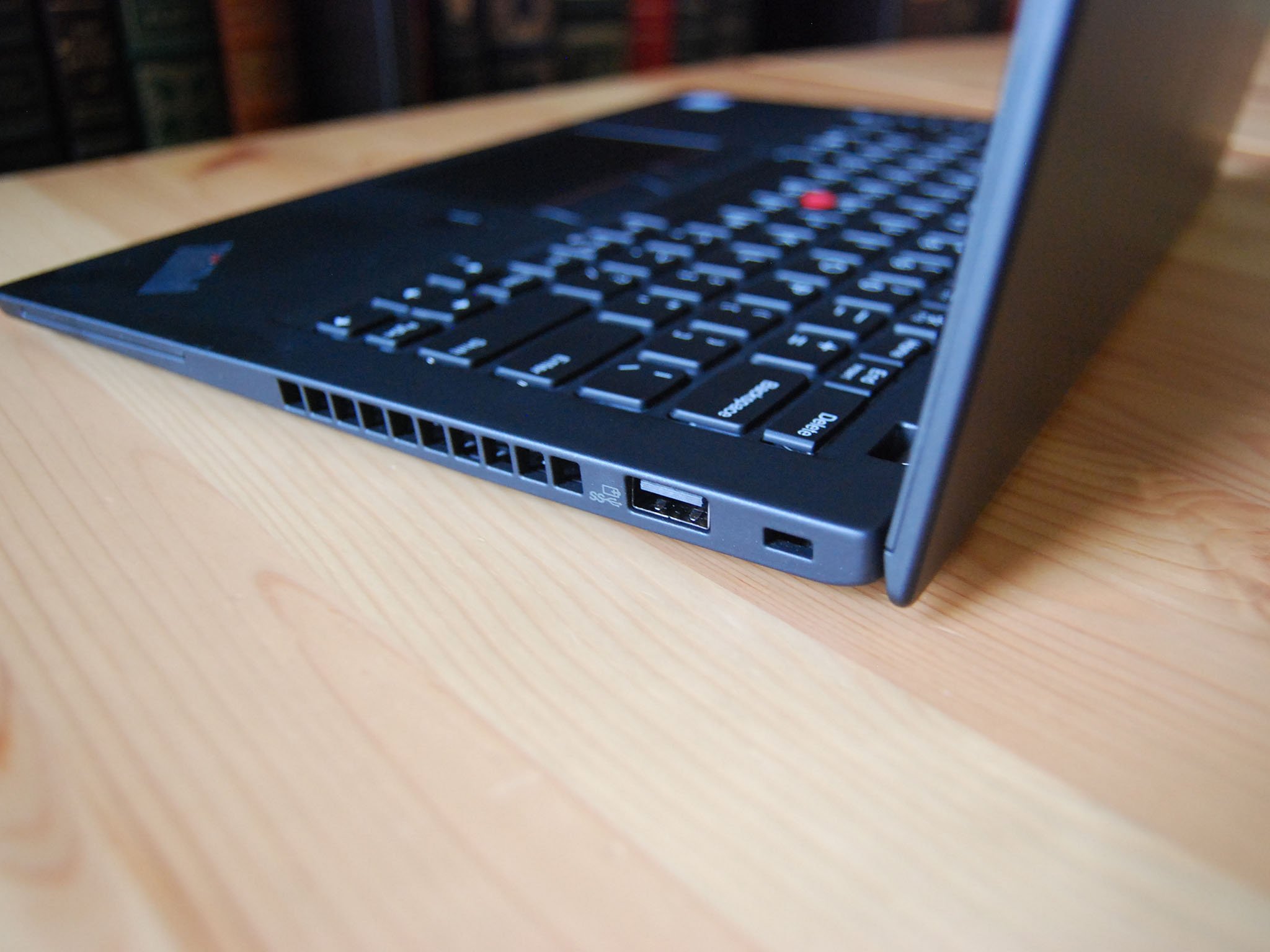 Lenovo Thinkpad X Review Thinner Lighter But Less Features