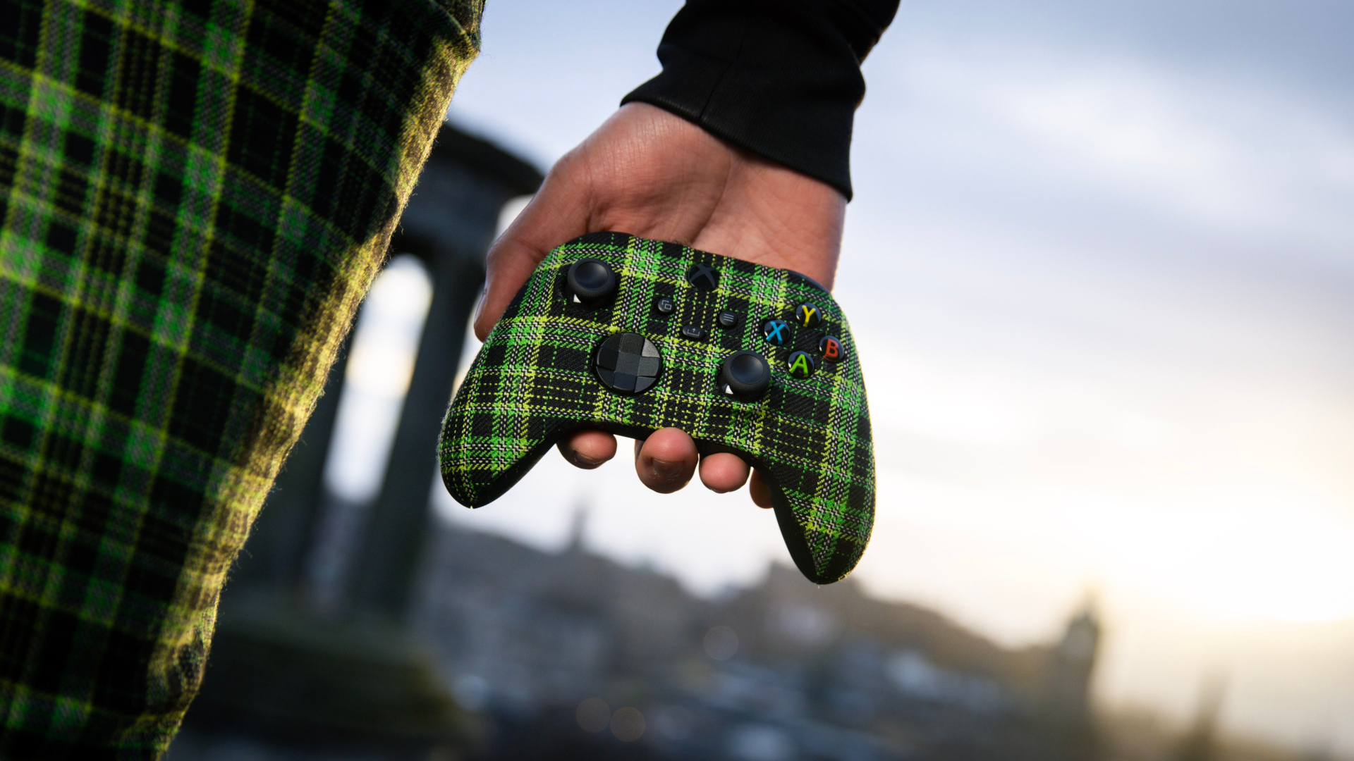 Xbox bu tartan denetleyicisiyle çok ileri gitti