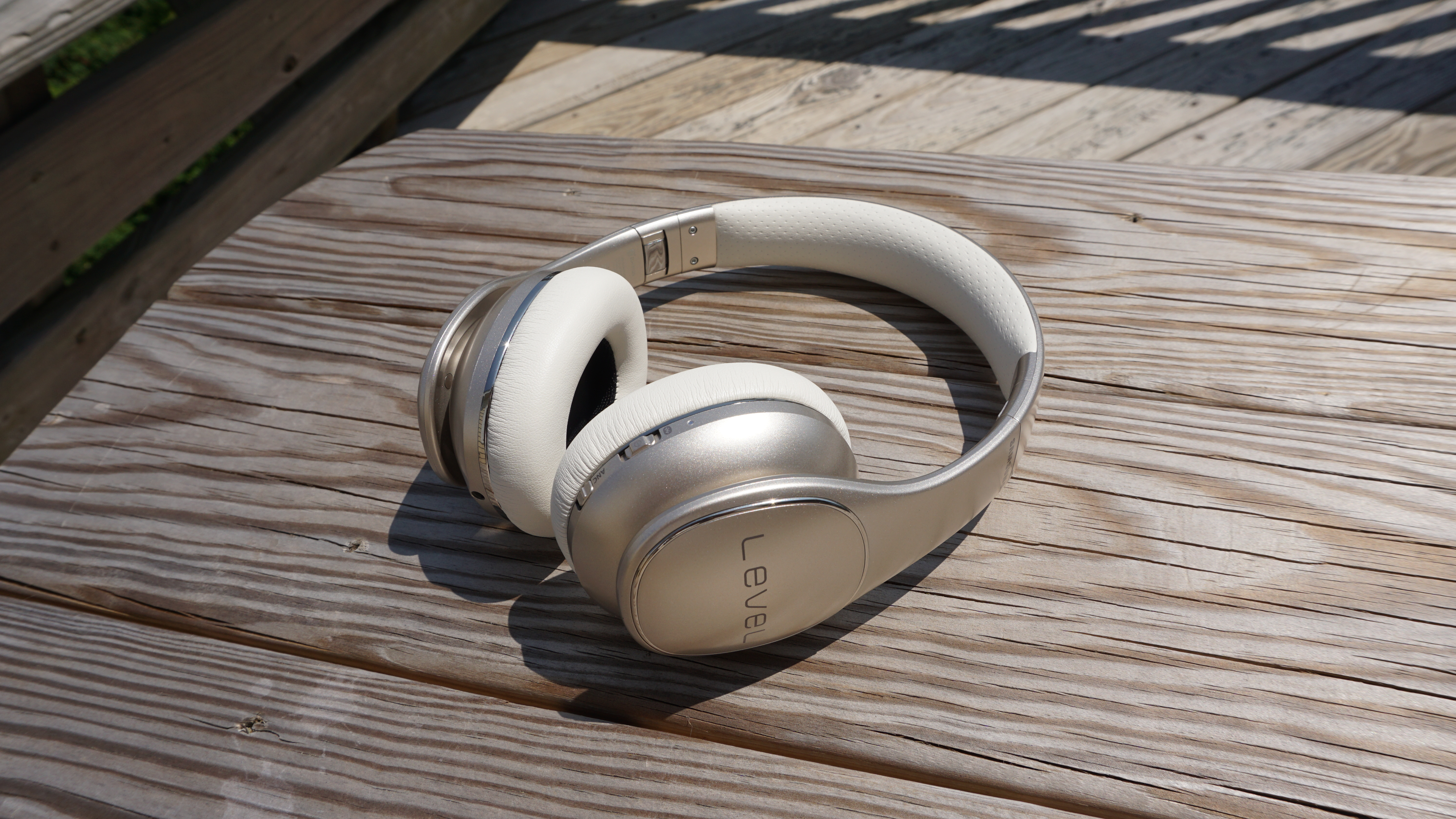 Best Noise-Cancelling Headphones