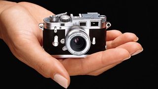 Minox DCC Leica M3