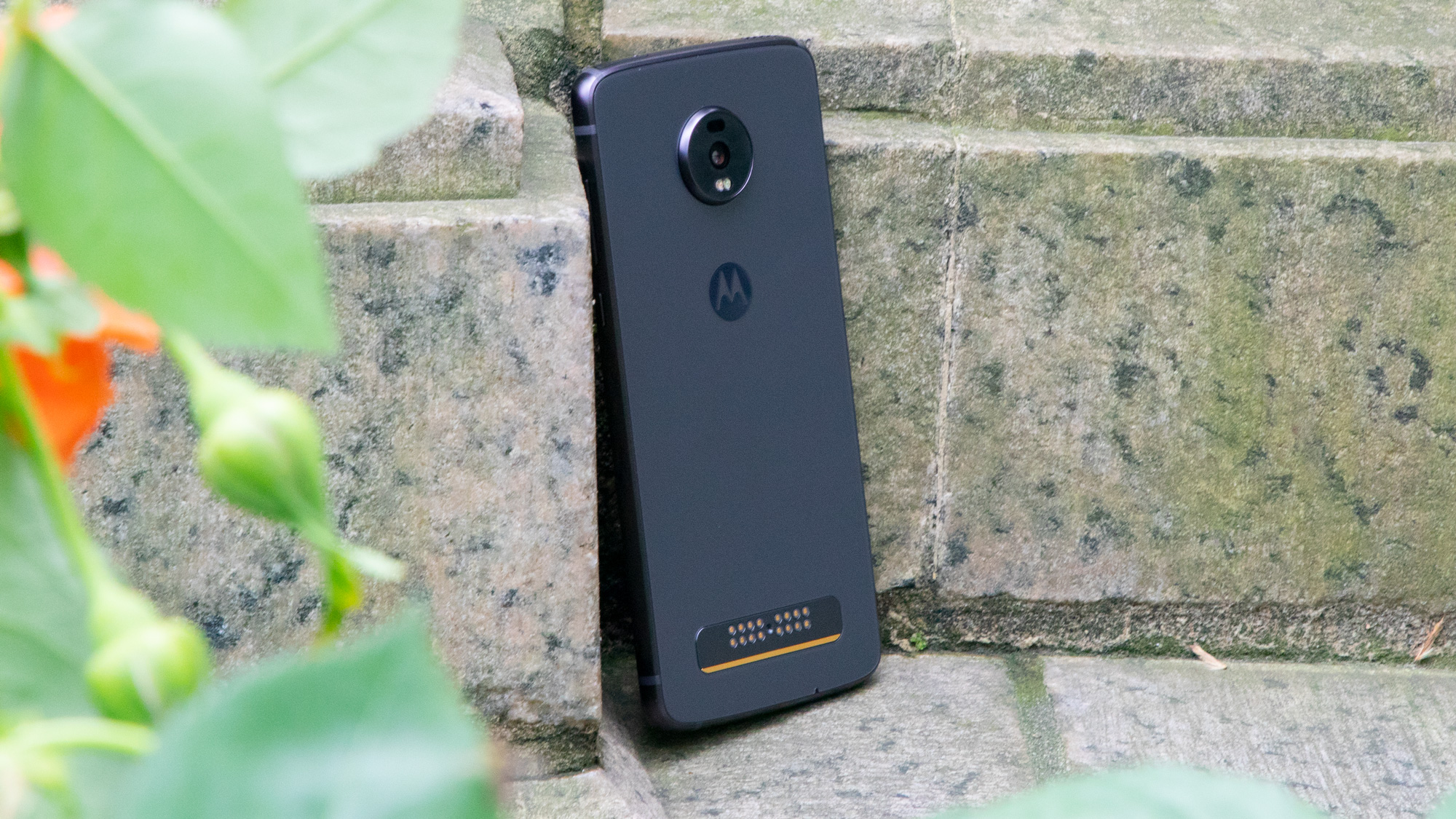 OnePlus 8-rivaling Motorola Edge caught on camera