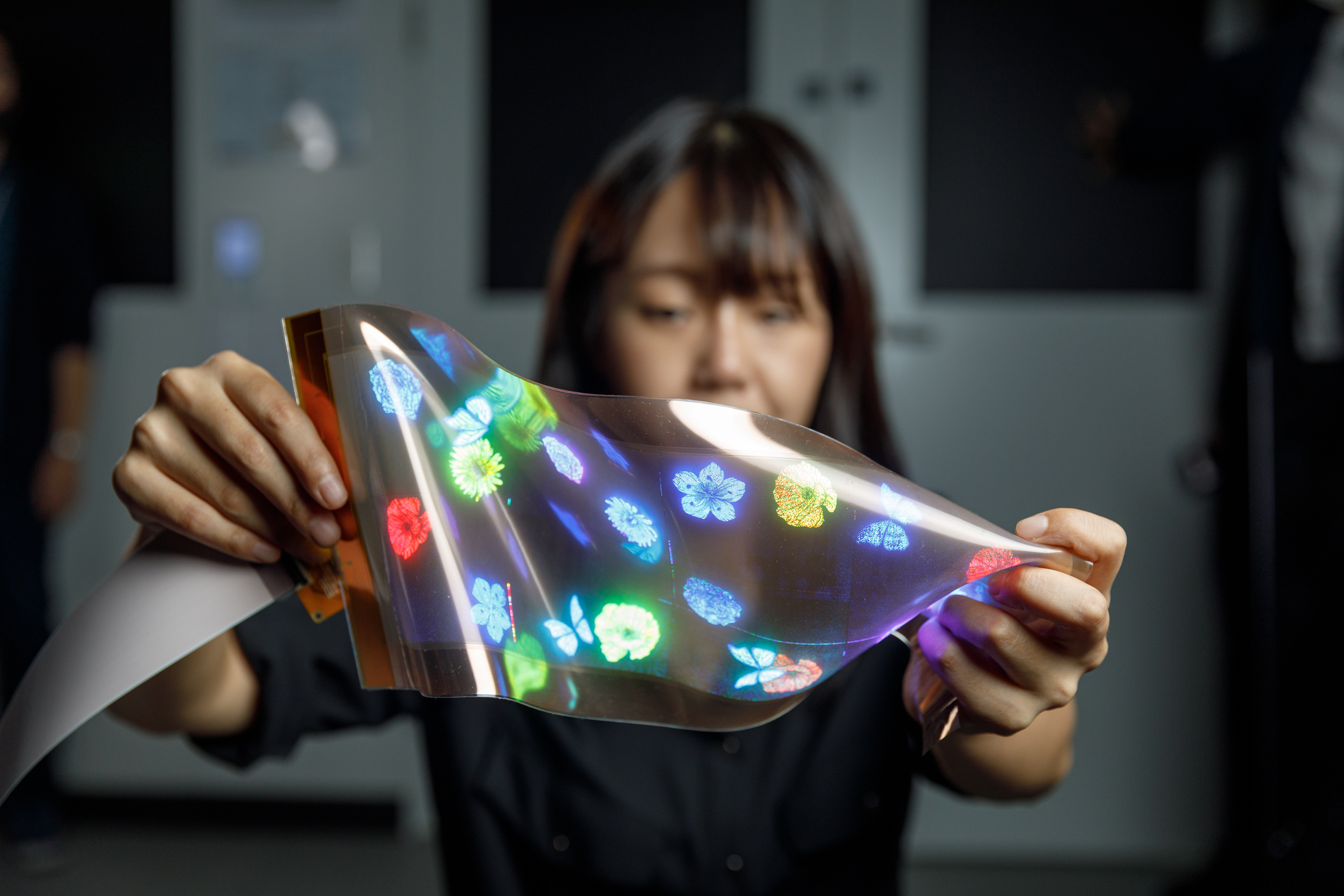 LG introduces flexible, stretchable screens