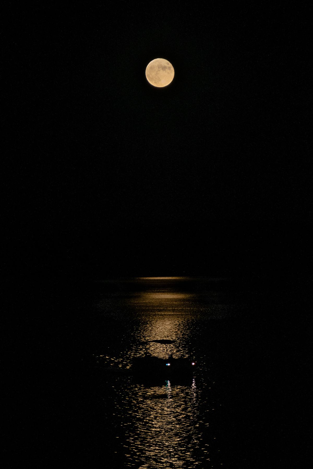 Brilliant Harvest Moon The Last Supermoon Of 2023 Wows Stargazers