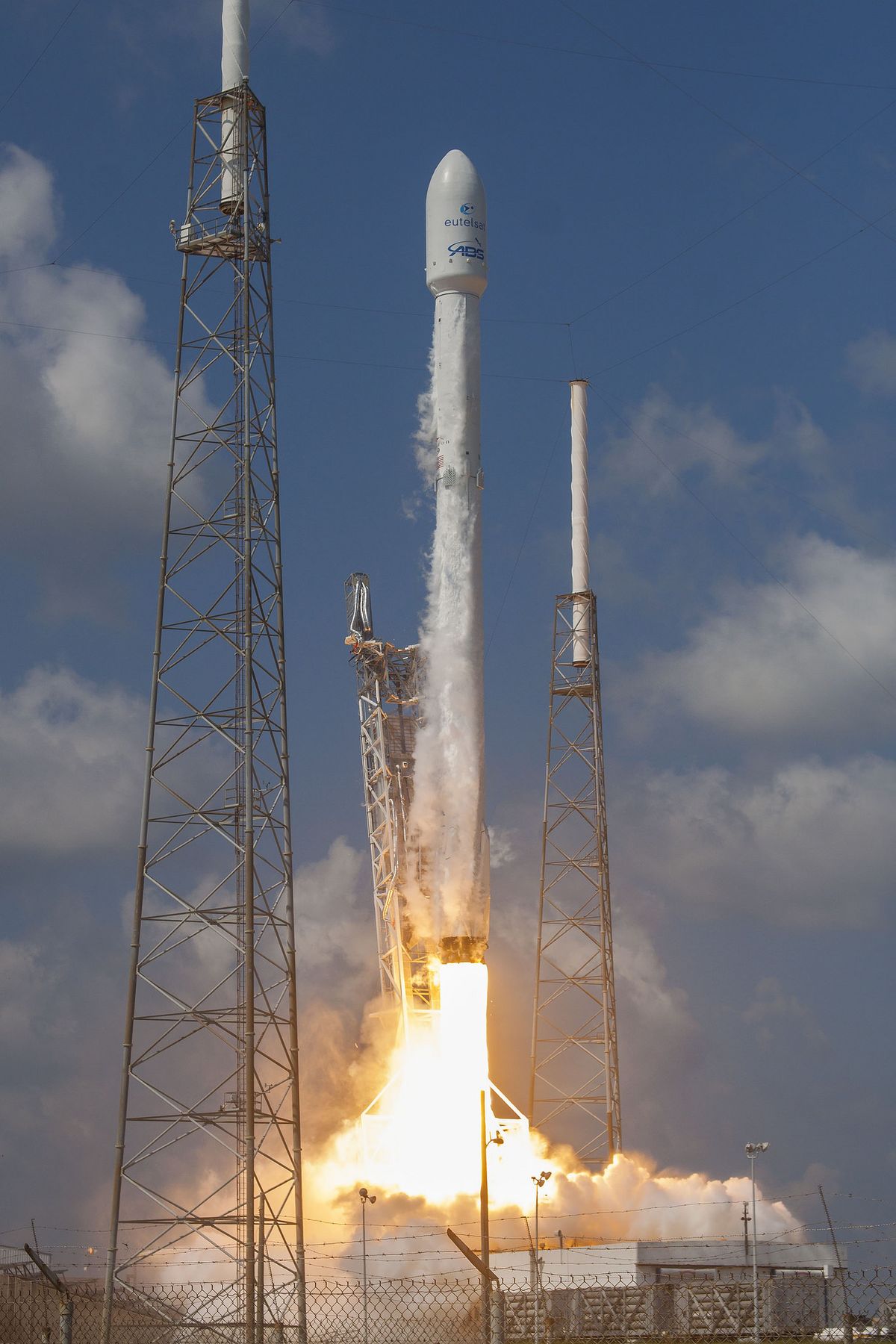 Photos Spacex Launches Communications Satellites Lands Rocket At Sea