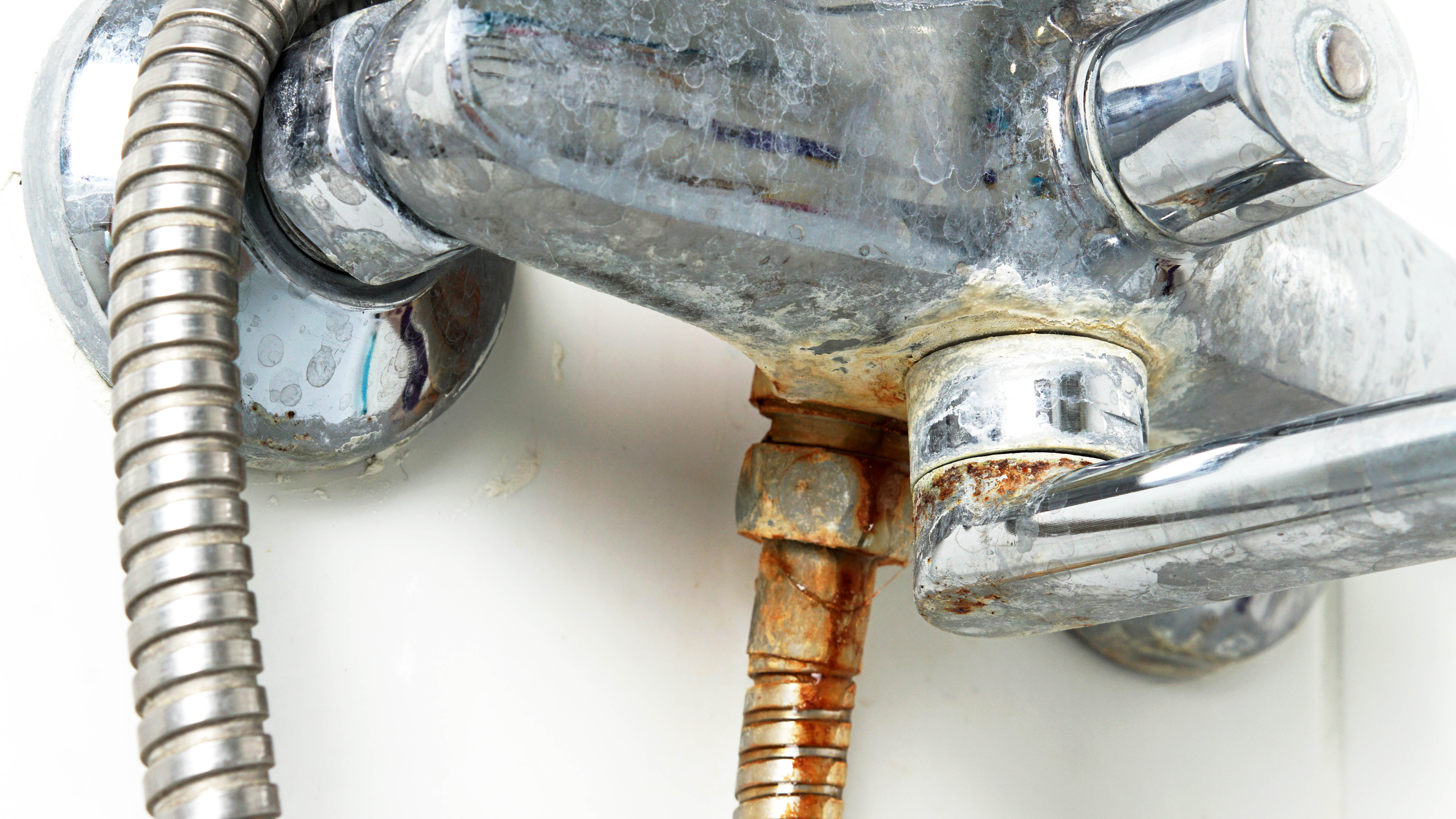 7 ways to prevent limescale in your shower