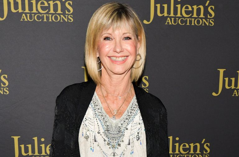 Olivia Newton John Opens Up About Overwhelming Cancer Diagnosis 14364