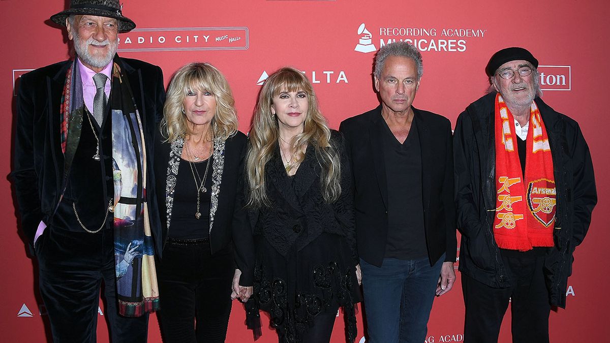 Lindsey Buckingham Settles Fleetwood Mac Lawsuit Louder