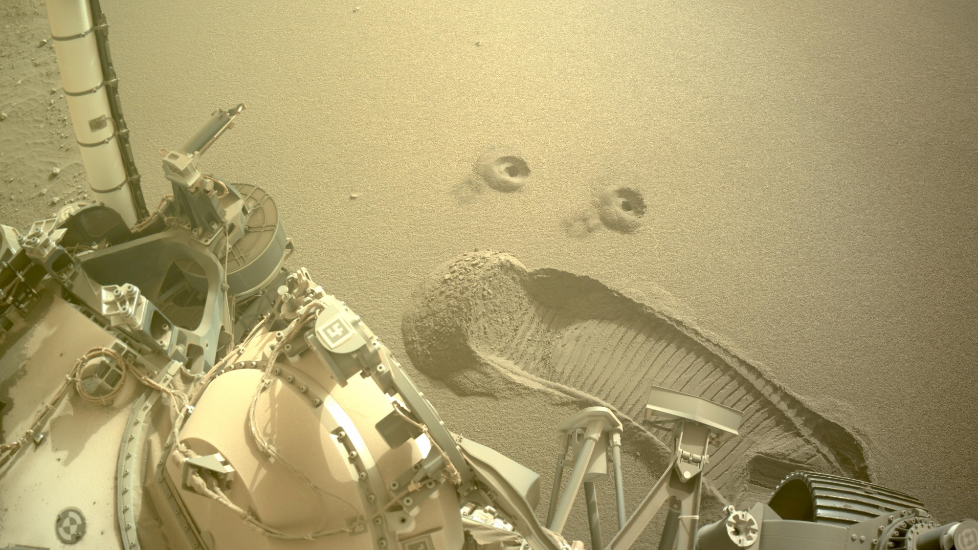 NASA's Mars Perseverance rover bottles up 1st dirt samples