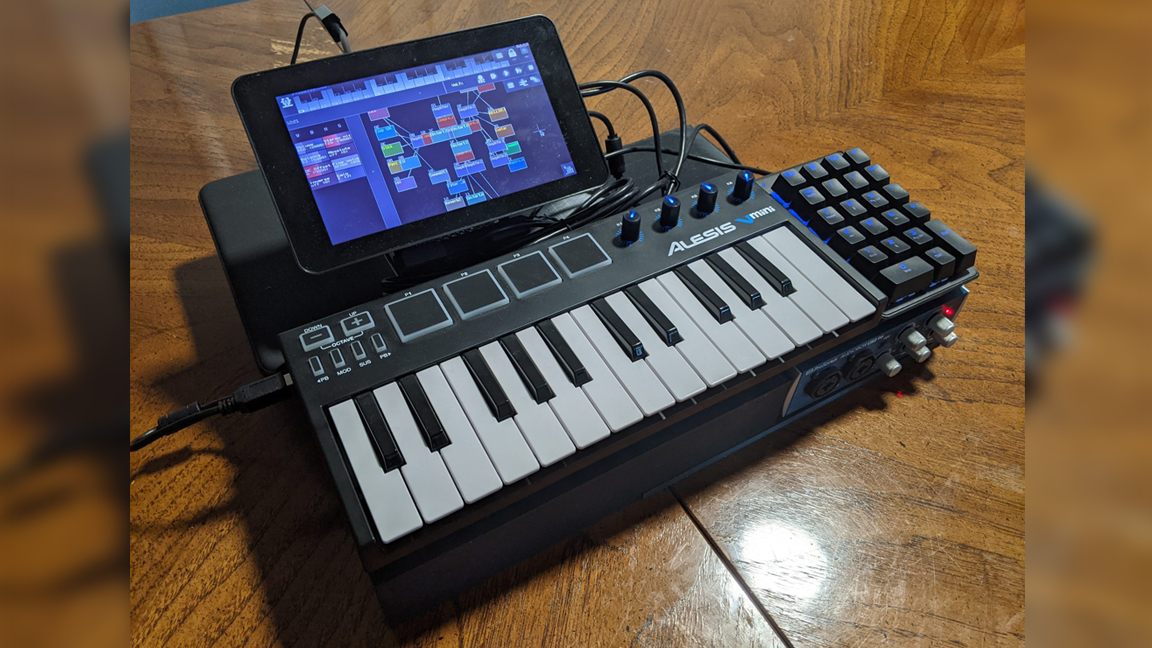 This Musical Raspberry Pi Cyberdeck Is Used in Live Concerts