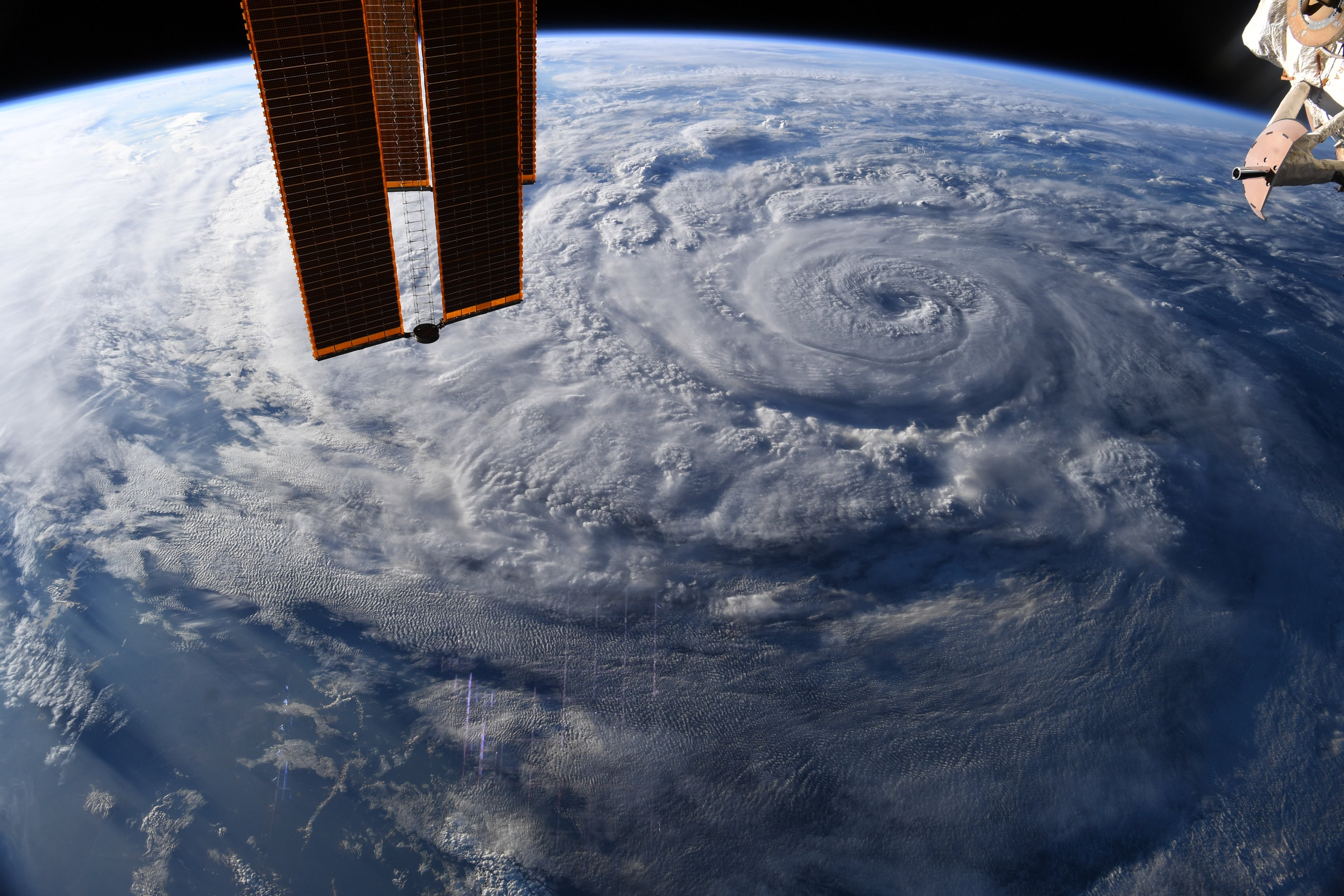 Astronaut snaps amazing views of Hurricane Genevieve (now a tropical storm) from space thumbnail