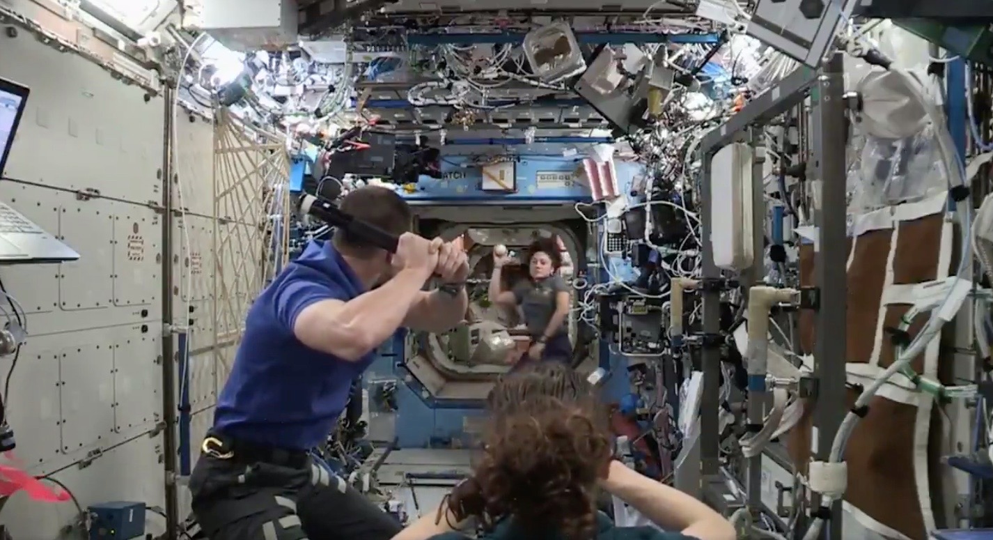Off-World Series! NASA's 'Astros' Play Baseball on Space Station (Video)