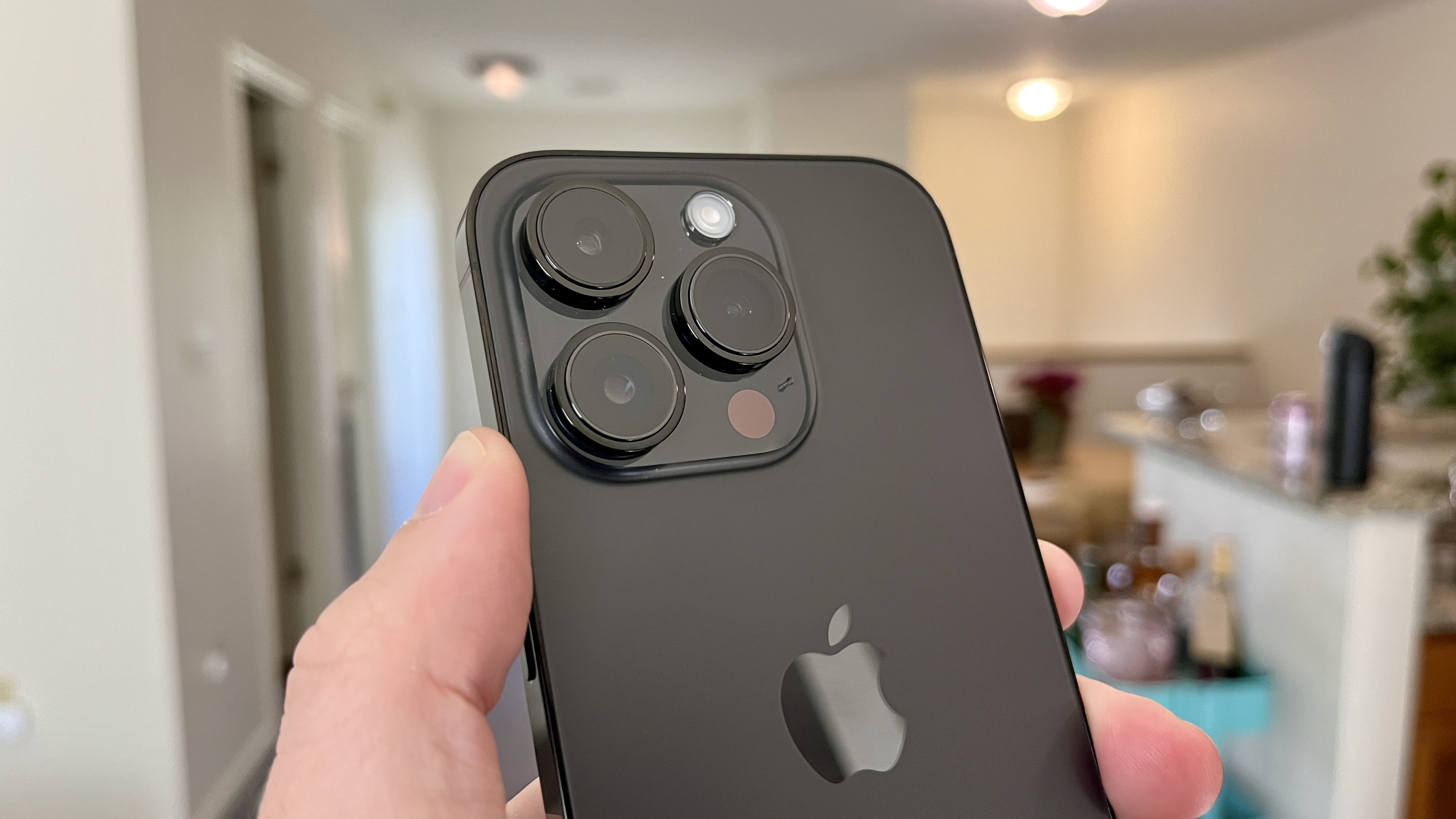 The iPhone camera has a software problem and this video proves it