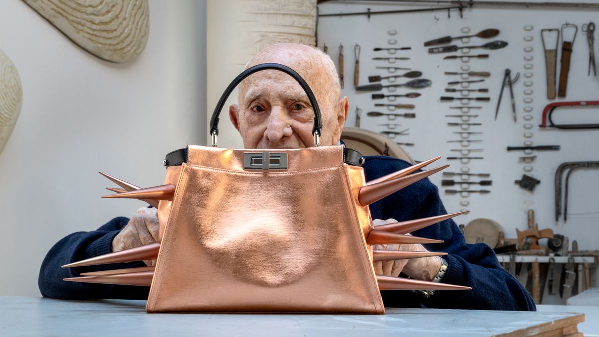 Sculptor Arnaldo Pomodoro Transforms Fendis Rome Hq Into A Theatre Of