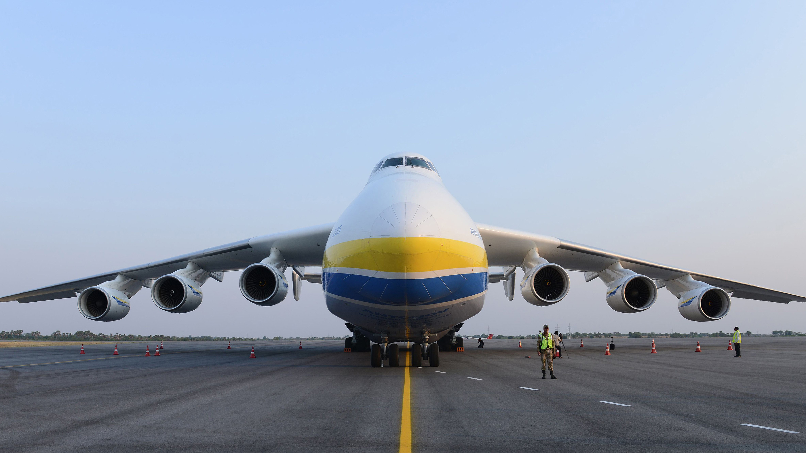 World's largest aircraft feared destroyed after Russian attack on Ukrainian airfield thumbnail