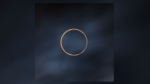 Solar eclipse looks otherworldly in 'Golden Ring' astrophotography shot thumbnail