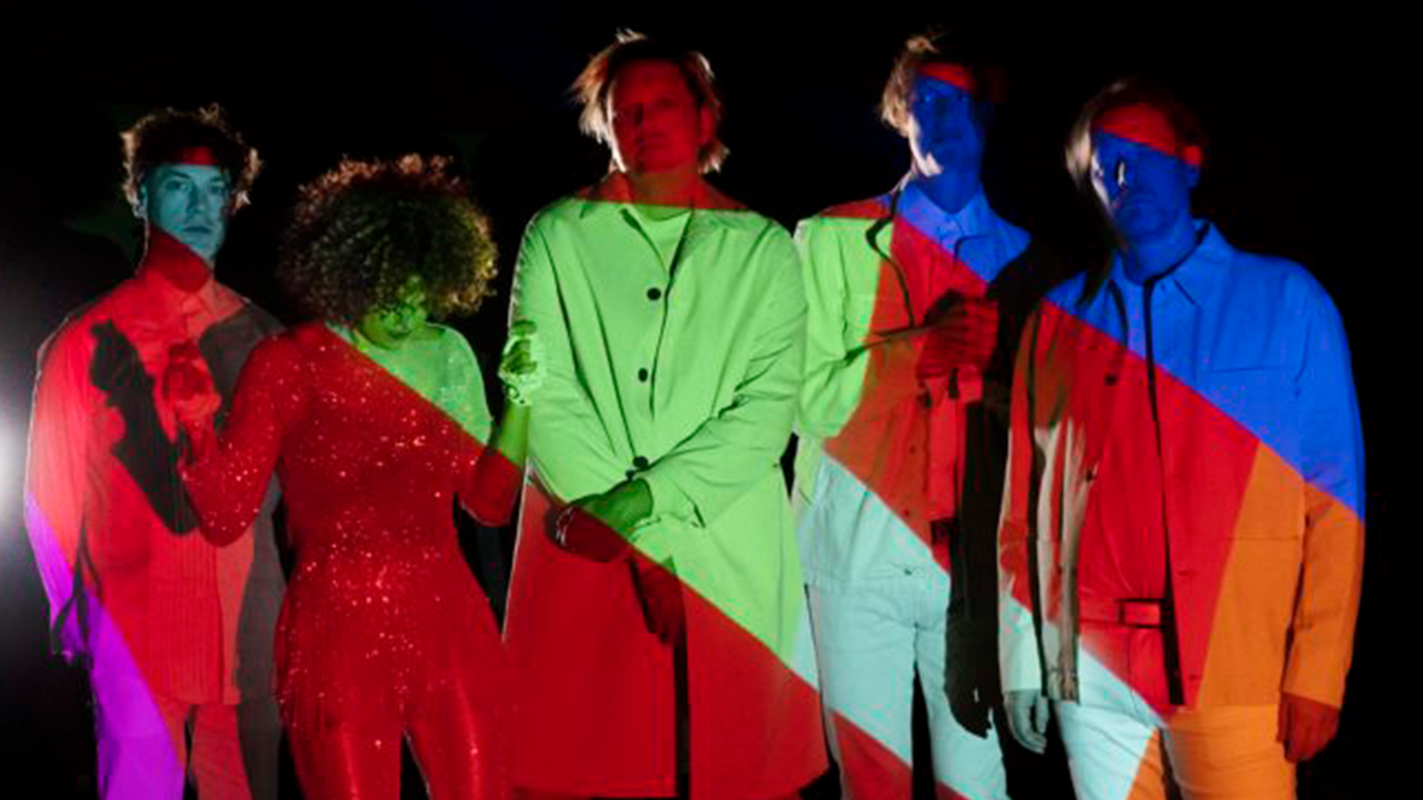 Monster black holes fuel Arcade Fire's cosmic album and performance (video) thumbnail