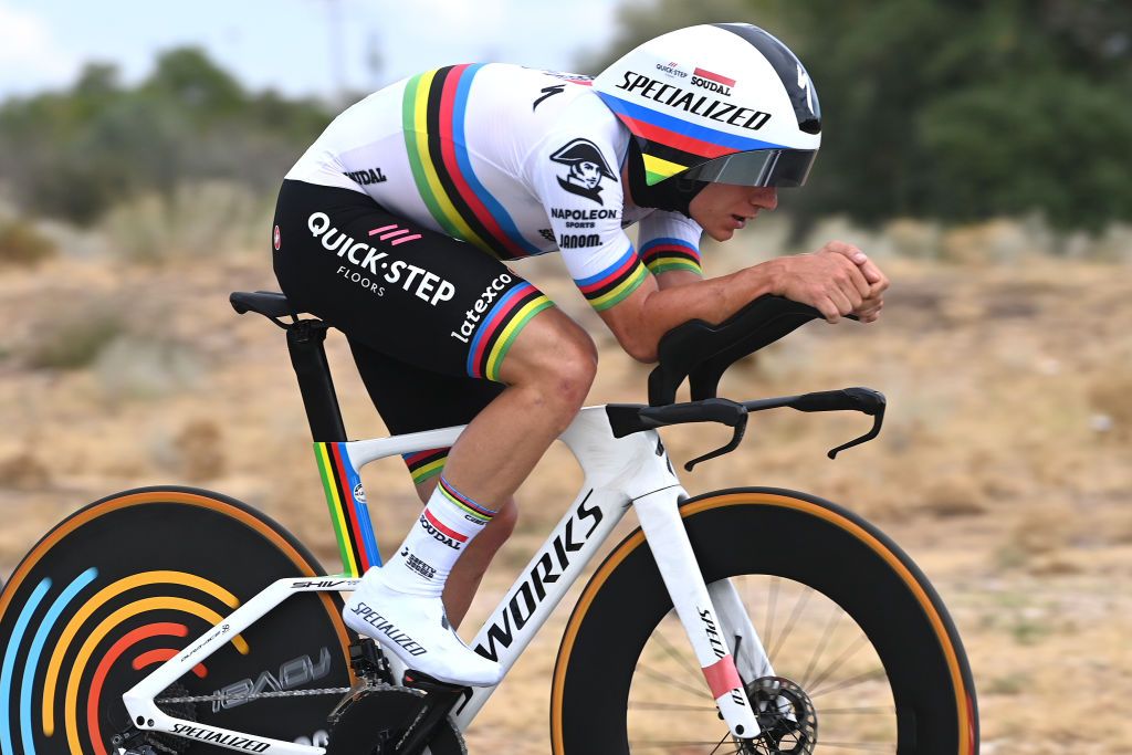 As it happened: Kuss defends Vuelta a España lead as Evenepoel gains time