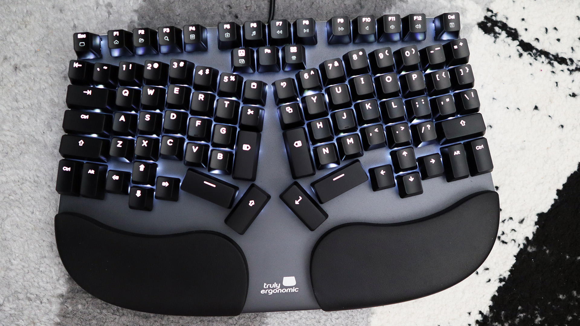  Yes, you can absolutely game on an ergonomic keyboard 
