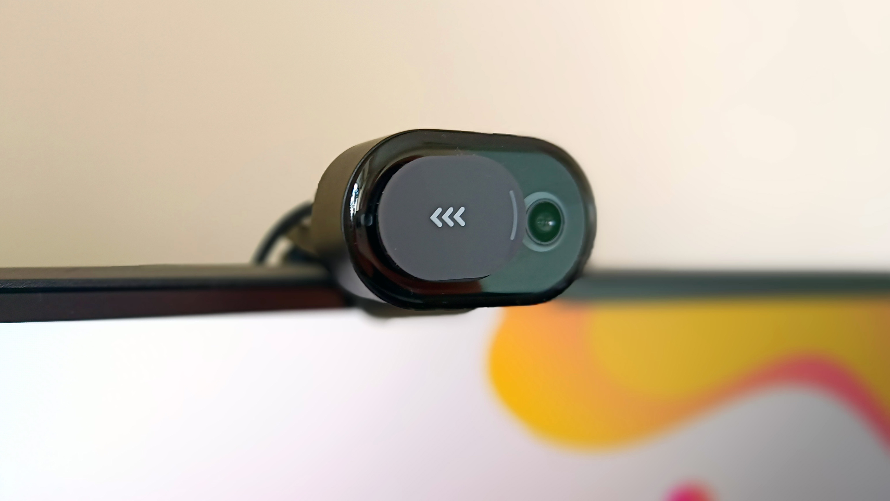 Microsoft Modern Webcam review: tiny HD webcam comes up just short