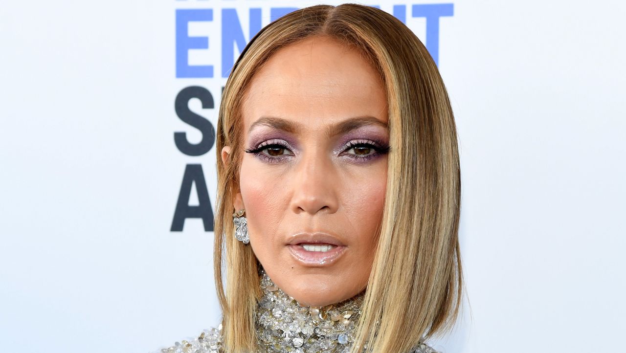 Jennifer Lopez Wore A White String Bikini And Looked Incredible Marie