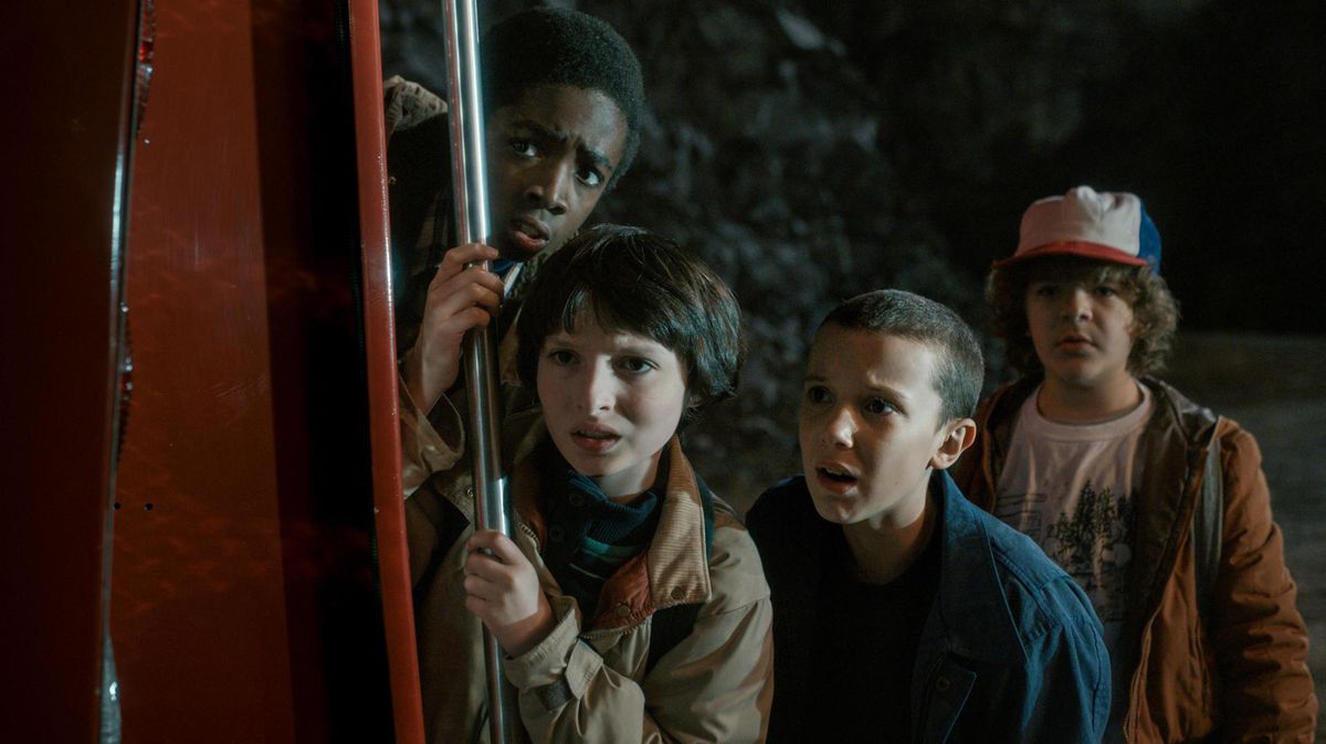 Stranger Things' kid actors try out 80's trivia (and don't do so well)