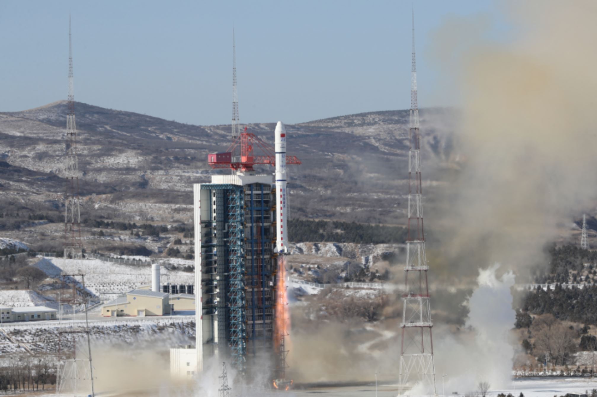 China launches 14 commercial satellites into orbit atop Long March 2D rocket (video)