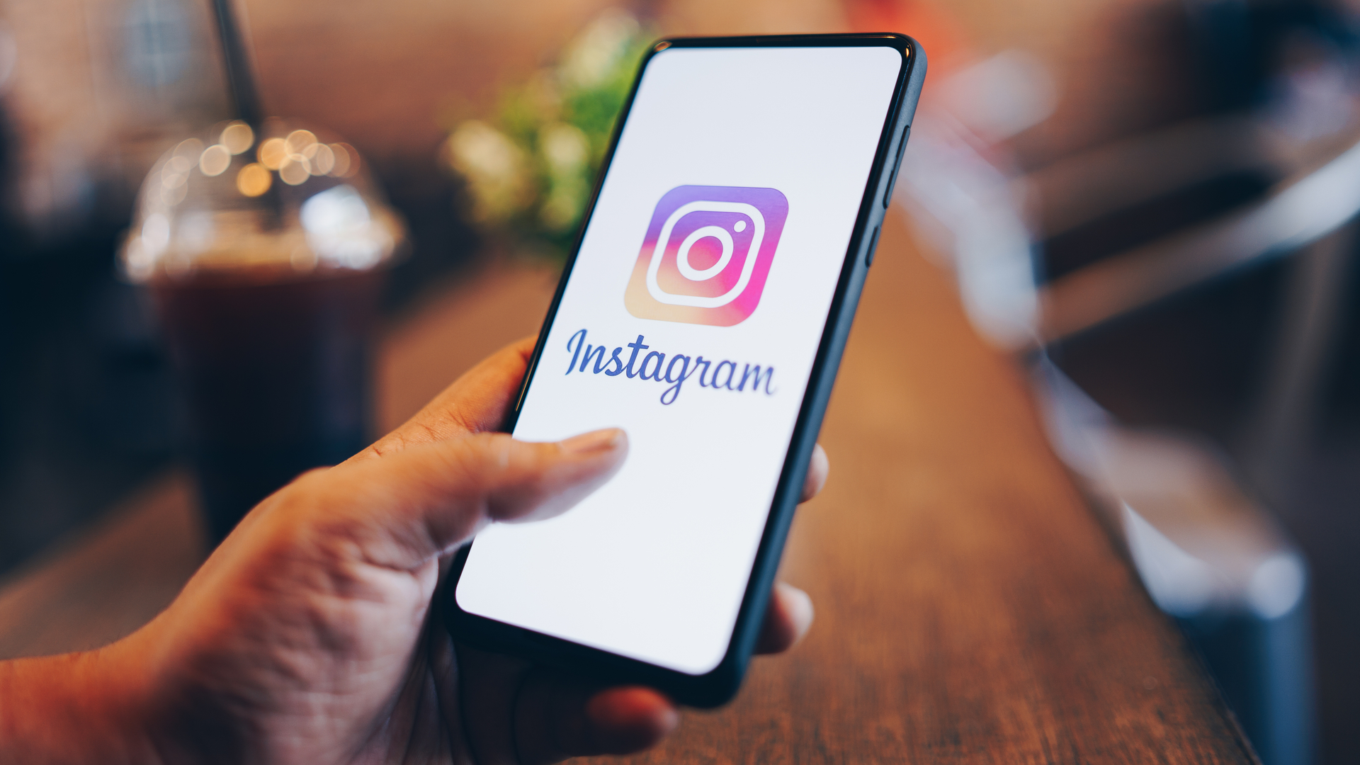 Instagram отключился и заблокировал многие аккаунты — вот что мы обнаружили