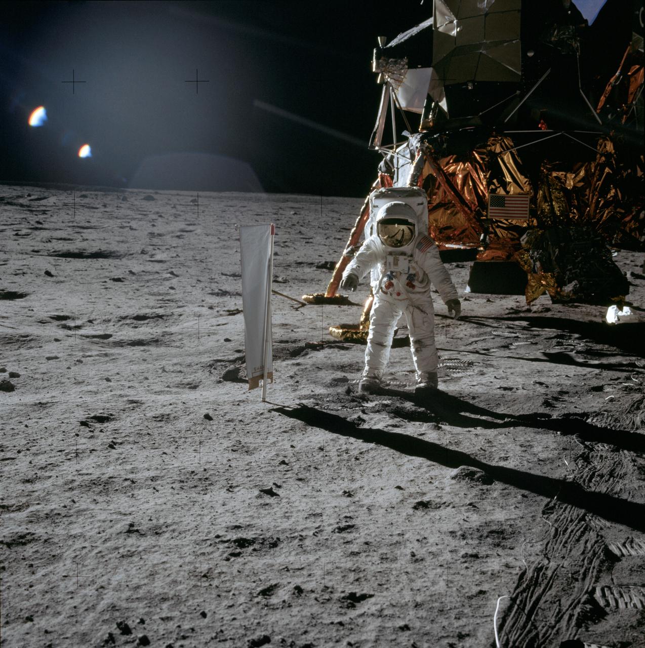 '8 Days: To the Moon and Back'