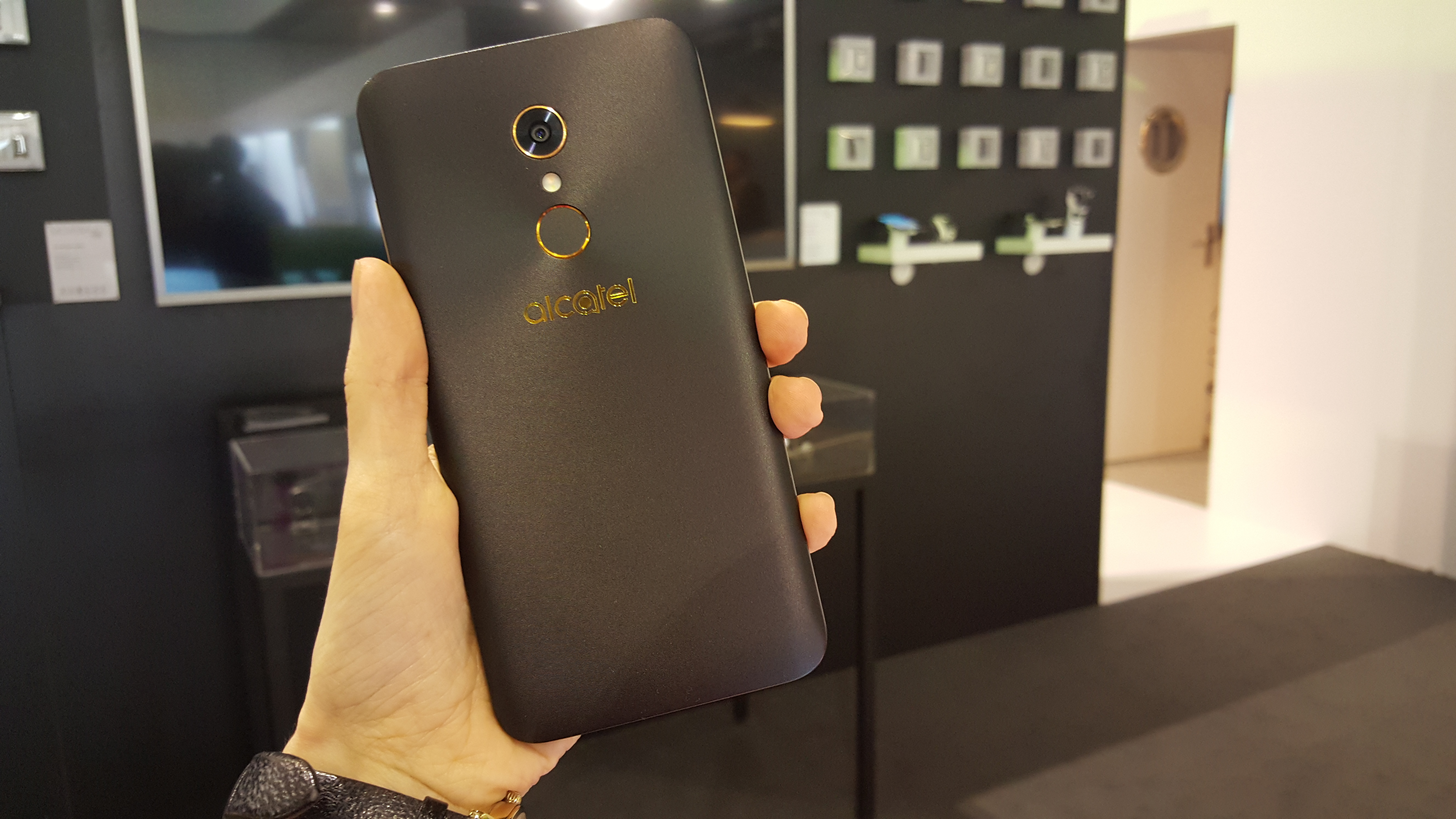 Alcatel A7