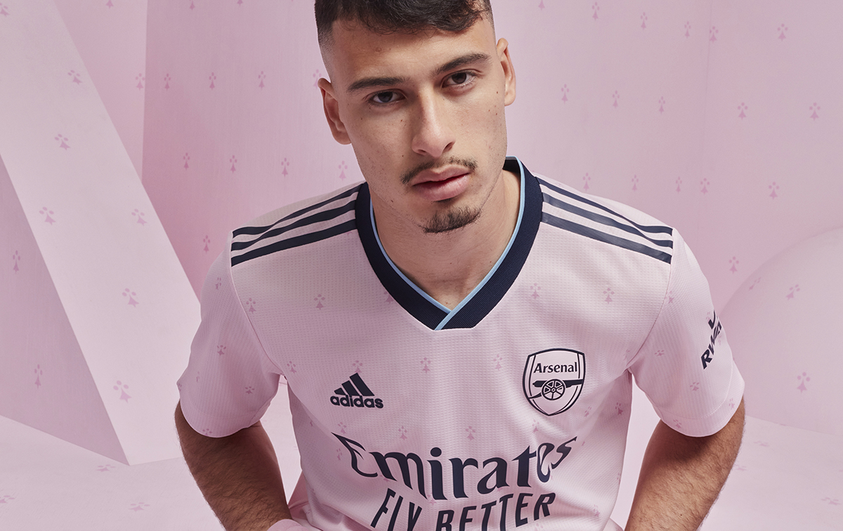 New Pink Arsenal Third Kit Released Gunners Release Groundbreaking New