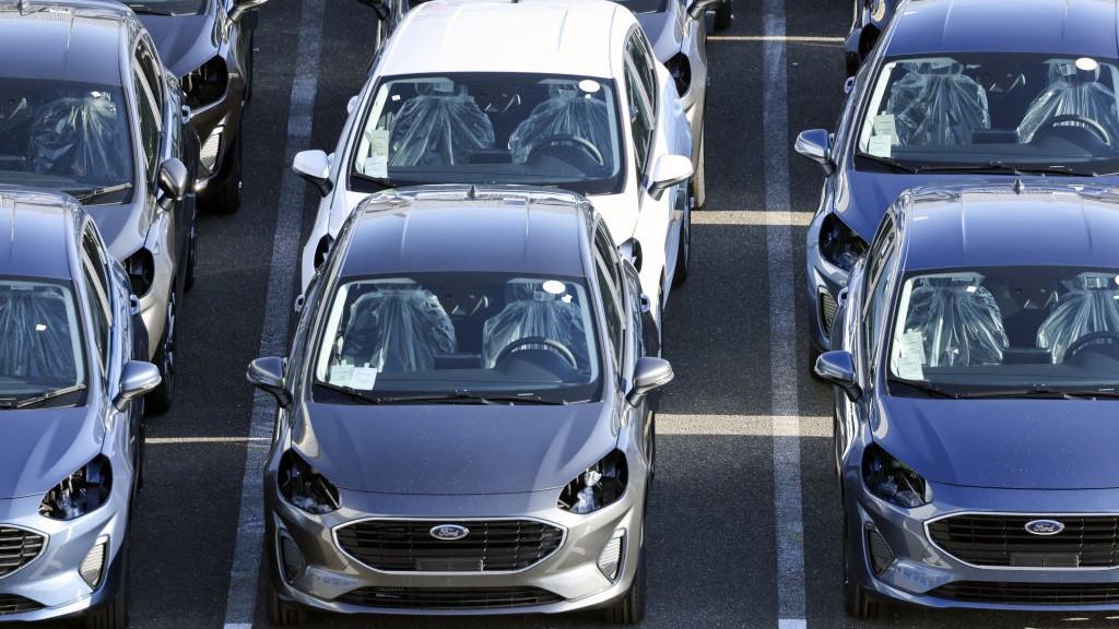 Ford, sürücüsüz arabaların sahiplerinden uzaklaşmasına izin vermek için patent başvurusunda bulundu
