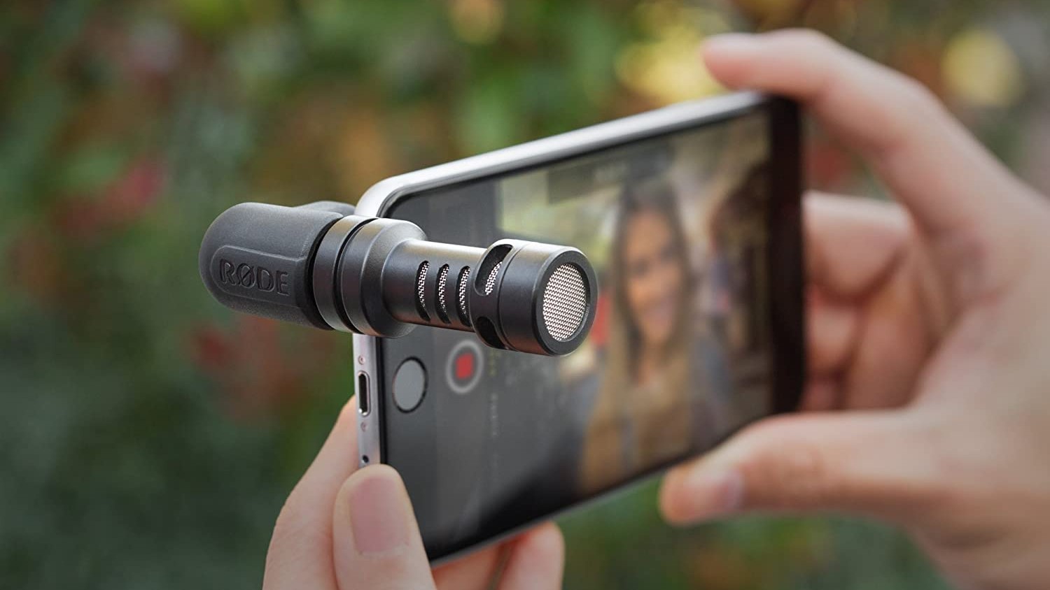 can you use rode mic with iphone