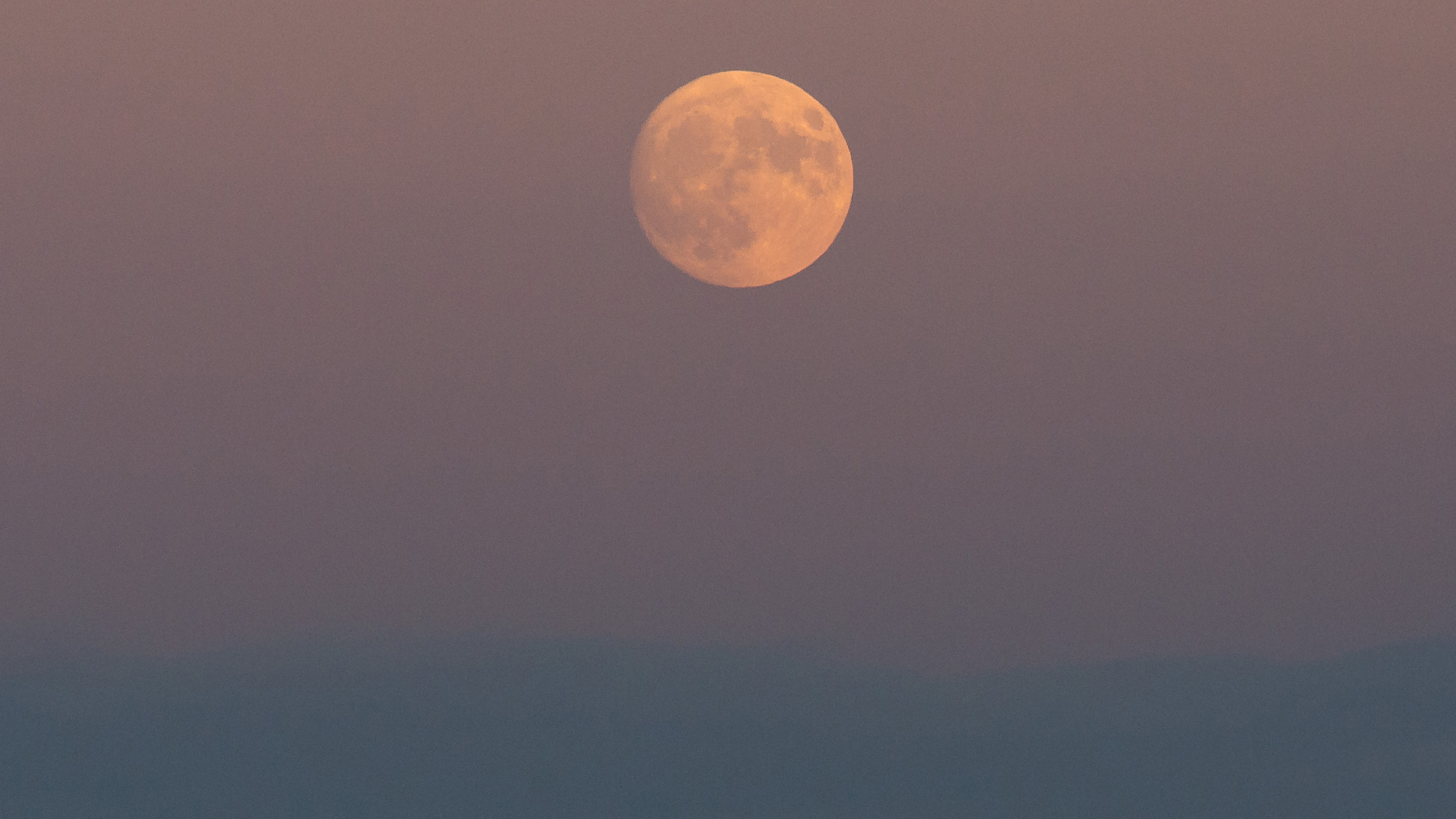 November Full Moon 2019:  See the 'Beaver Moon' (and Meteors) Tonight!