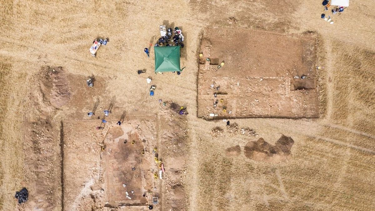 Archaeologists Unearth Ancient Barn With Steam Room And Plunge Pool