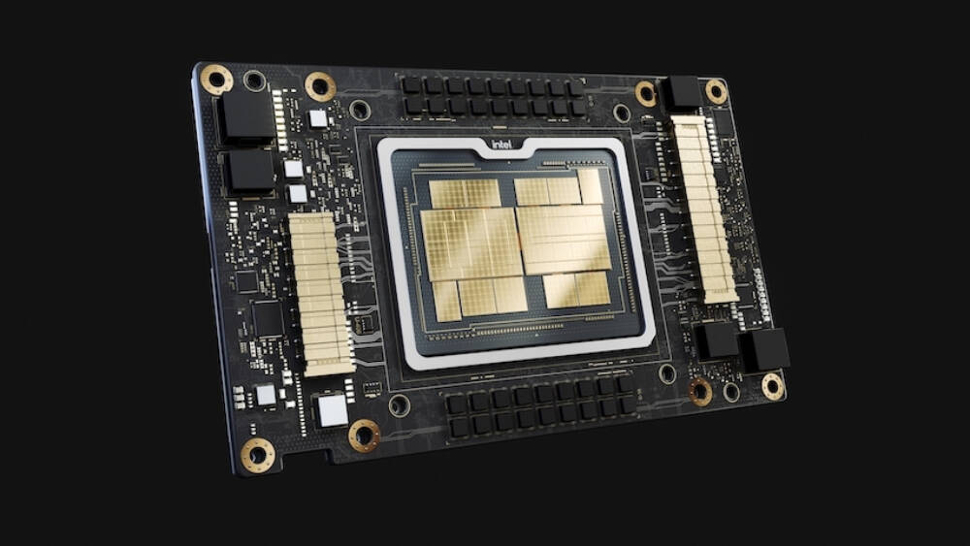 Intel находится на пути к столкновению с Nvidia, AMD на ключевом поле битвы