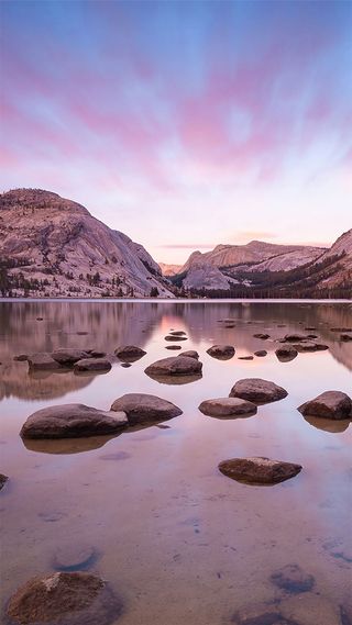 Yosemite lake