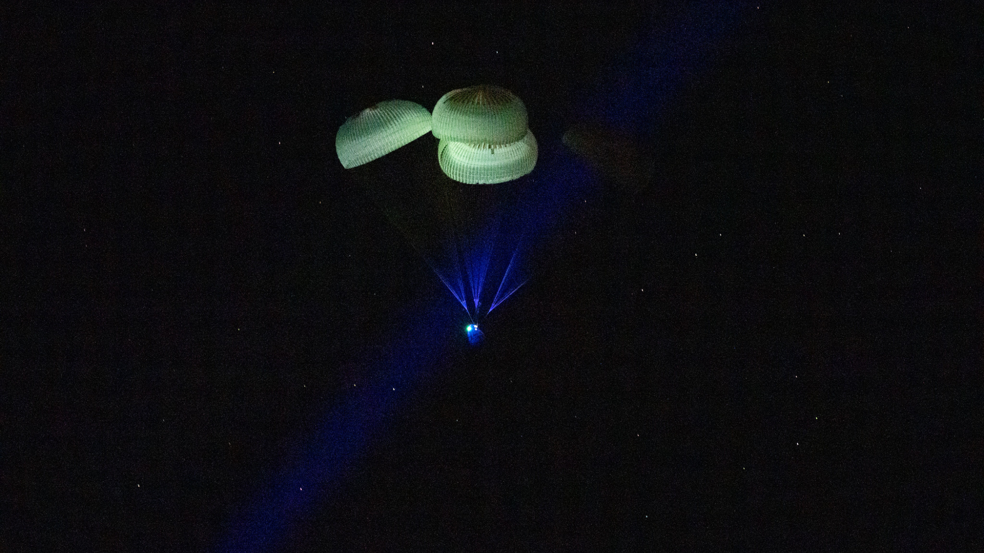 SpaceX Dragon capsule splashes down with Crew-5 astronauts after 157 days in space