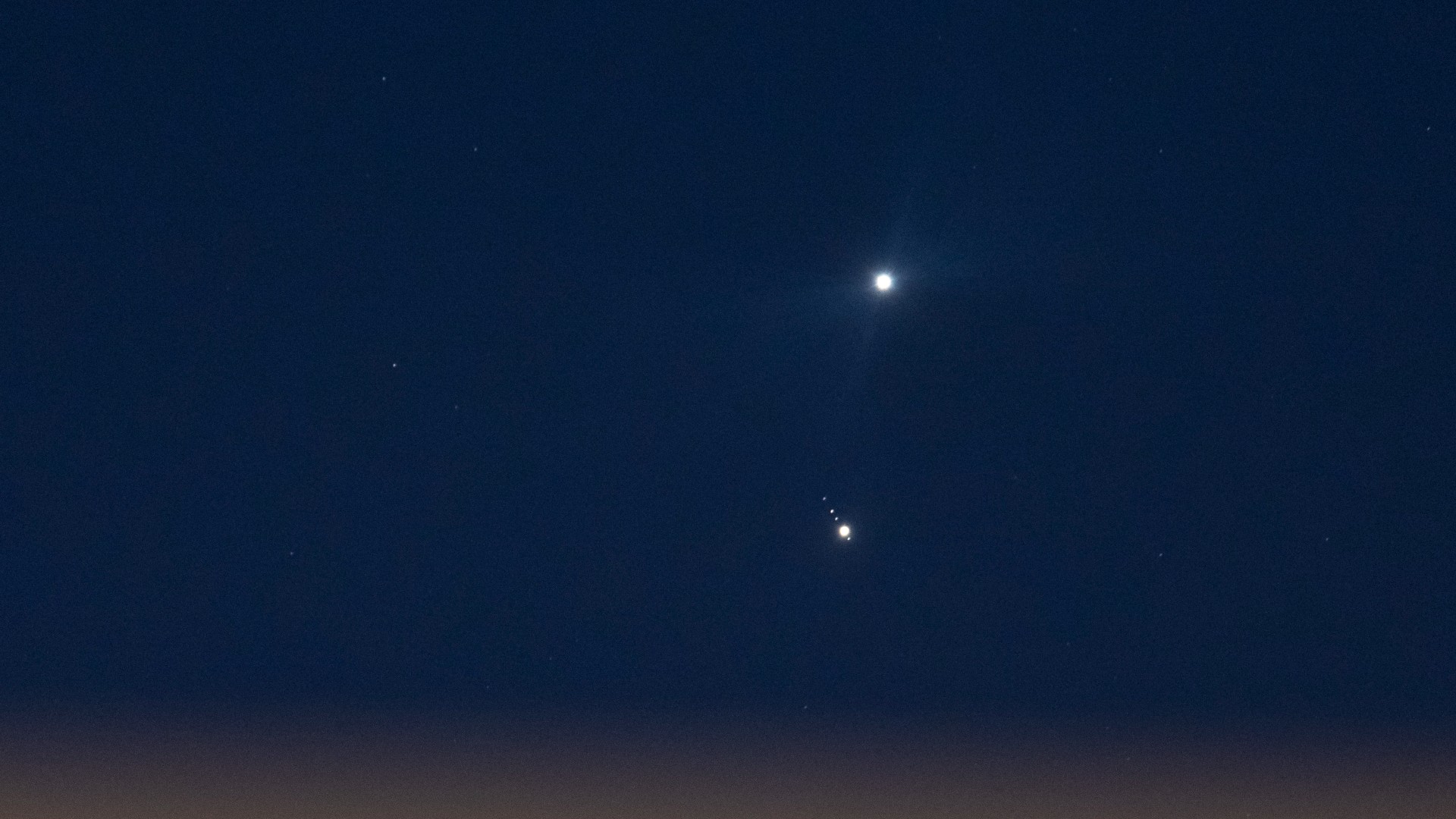 Watch 'kissing' planets Venus and Jupiter go their separate ways