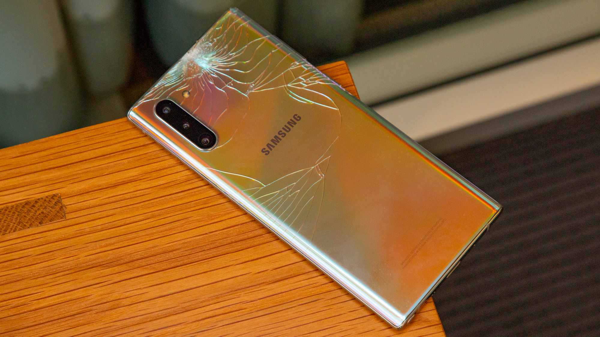 Samsung Galaxy Note 10 broke shattered glass