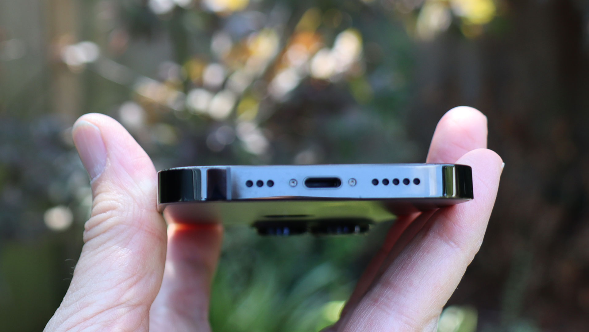 iPhone 15 Pro может получить USB-C и предложить гораздо более высокую скорость передачи данных