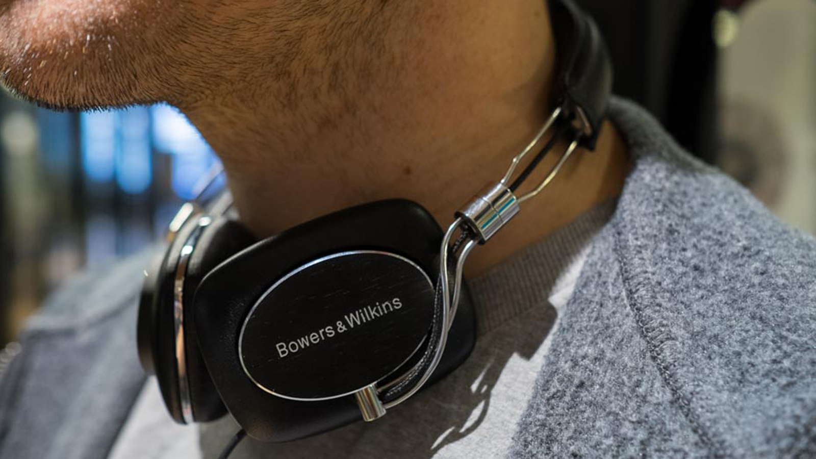 Bowers and Wilkins P5