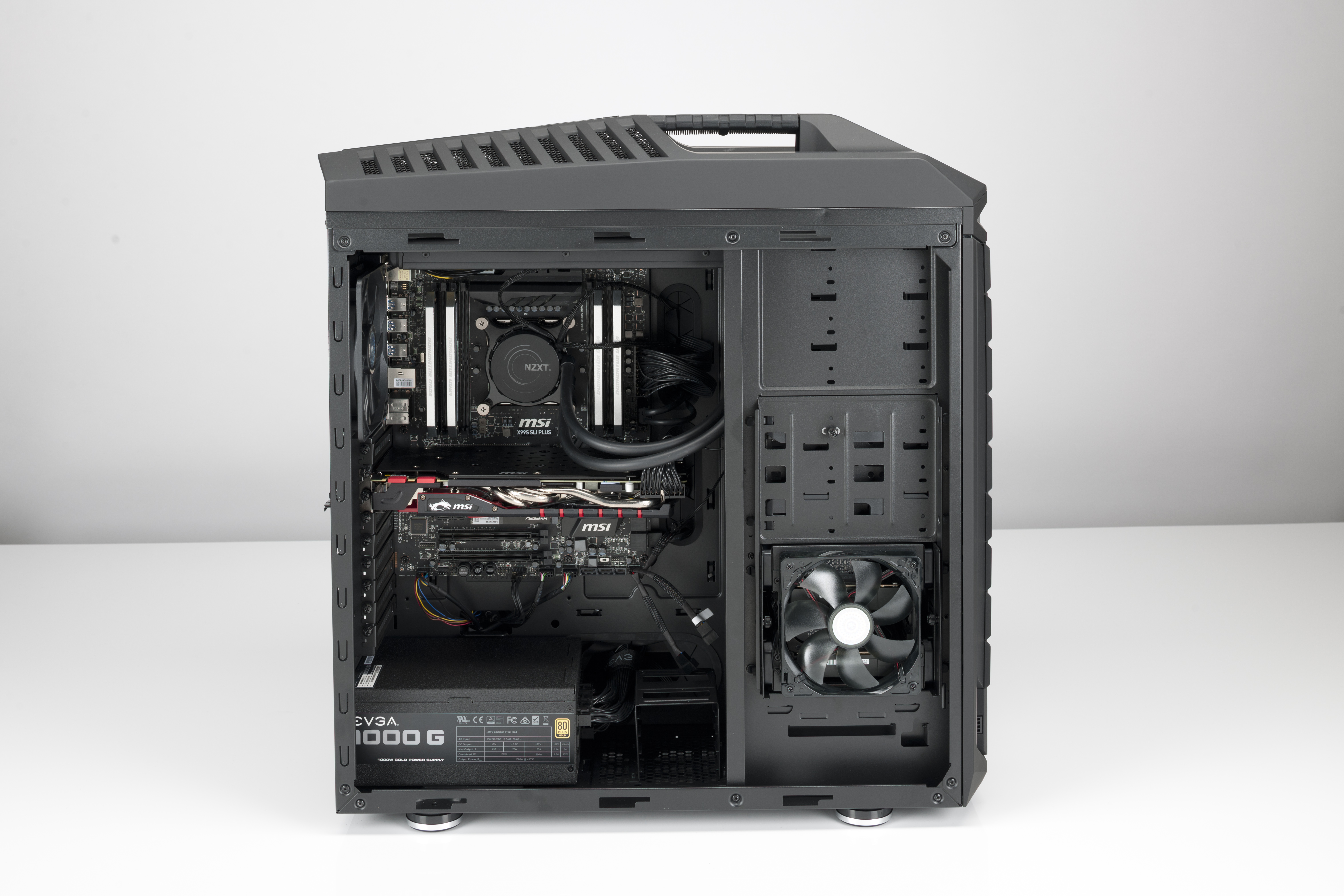 Cooler Master CM Strorm Trooper gutshot