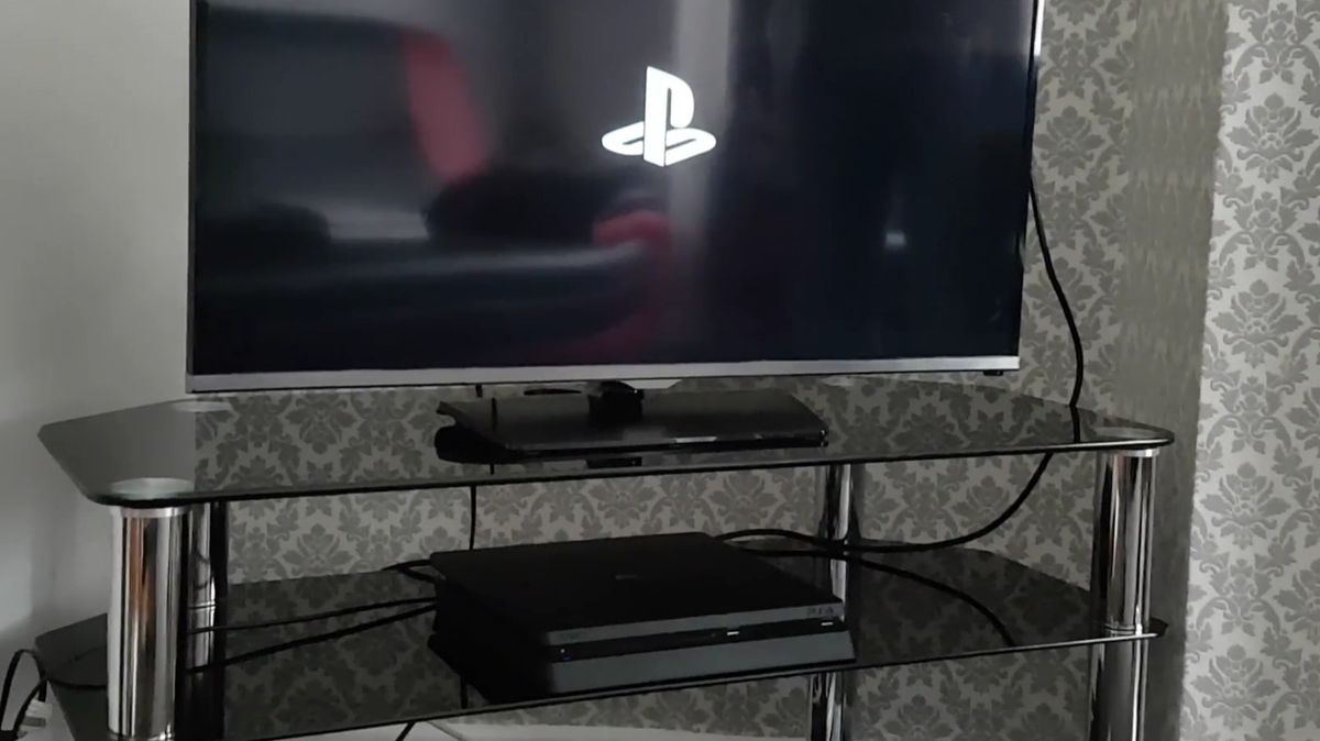 Watch the PS4 Slim boot up and definitely be real
