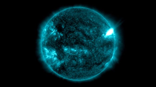 Sun Blasts Out Powerful X Class Solar Flare Causing Radio Blackouts Space