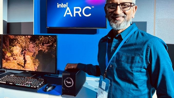  Raja Koduri, a leader in Intel's graphics division, is leaving the company to work on AI 