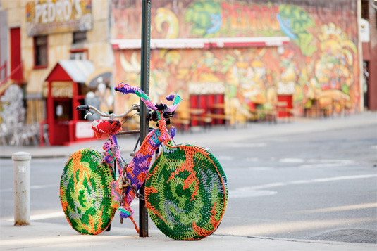 Street art: Guerrilla Crochet