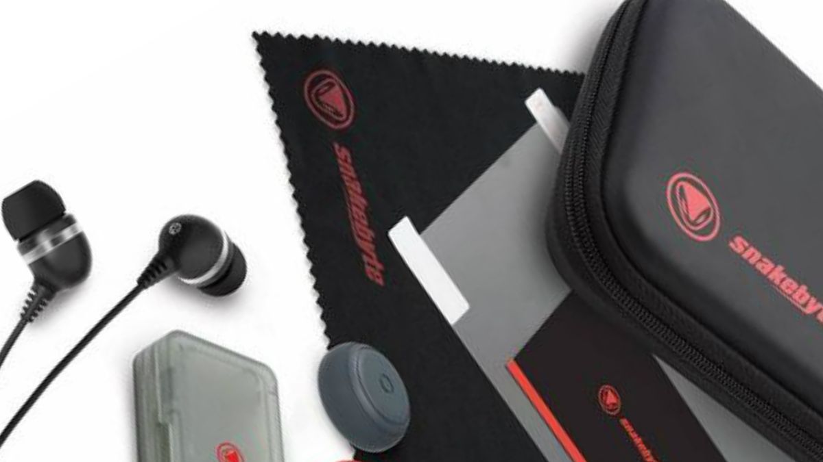 Here are your first Nintendo Switch accessories: a starter kit and foldable headphones